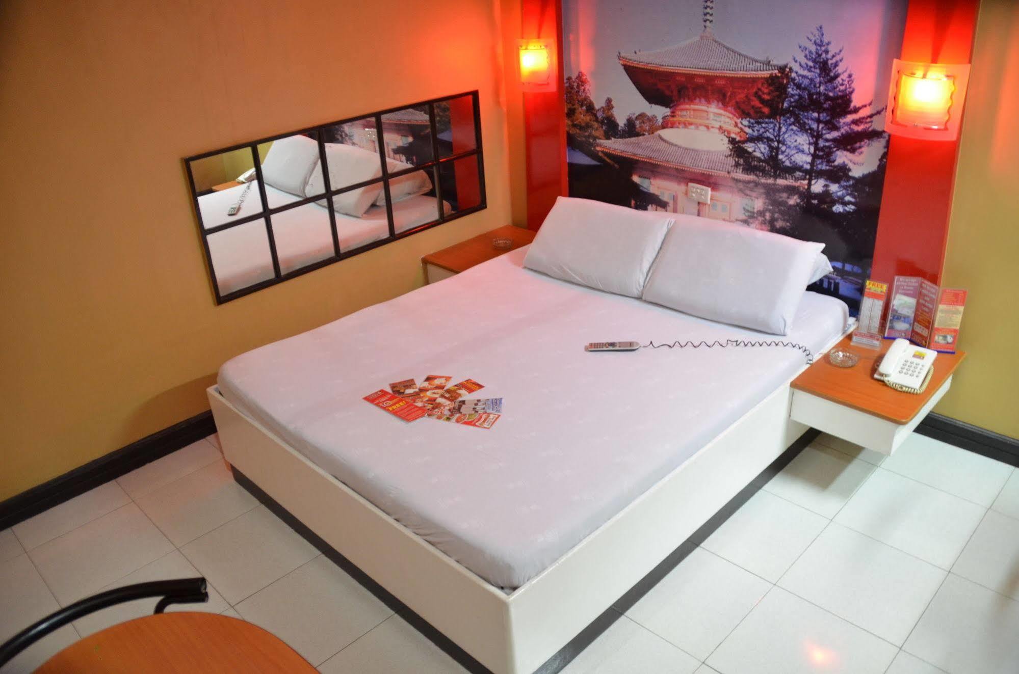Hotel Sogo Edsa Caloocan Exterior foto