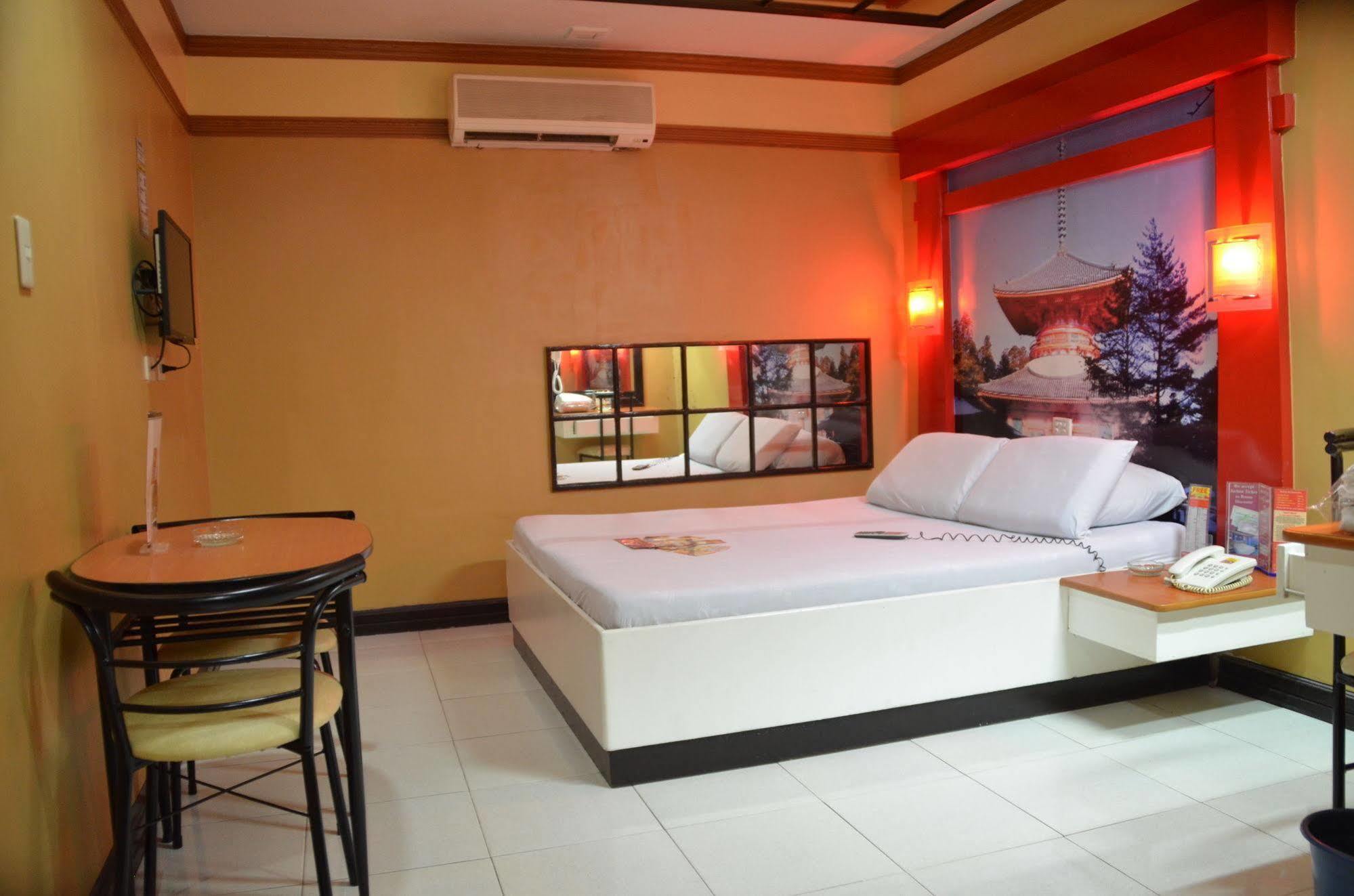 Hotel Sogo Edsa Caloocan Exterior foto